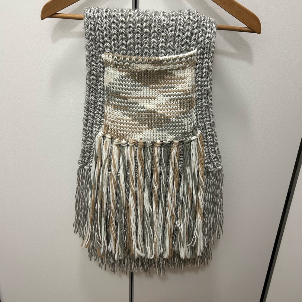 Anthropologie Gray and Cream Textured Scarf